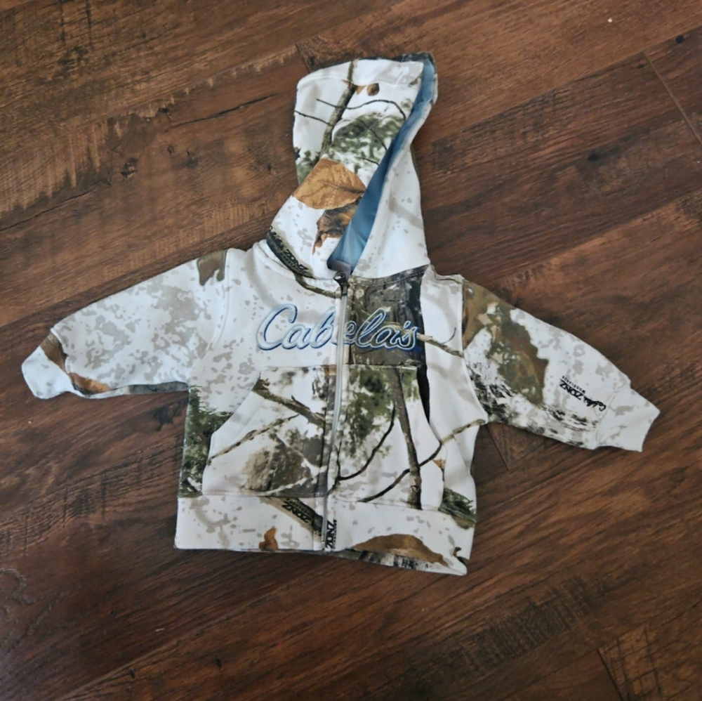 Cabelas baby jacket camo 0-3M